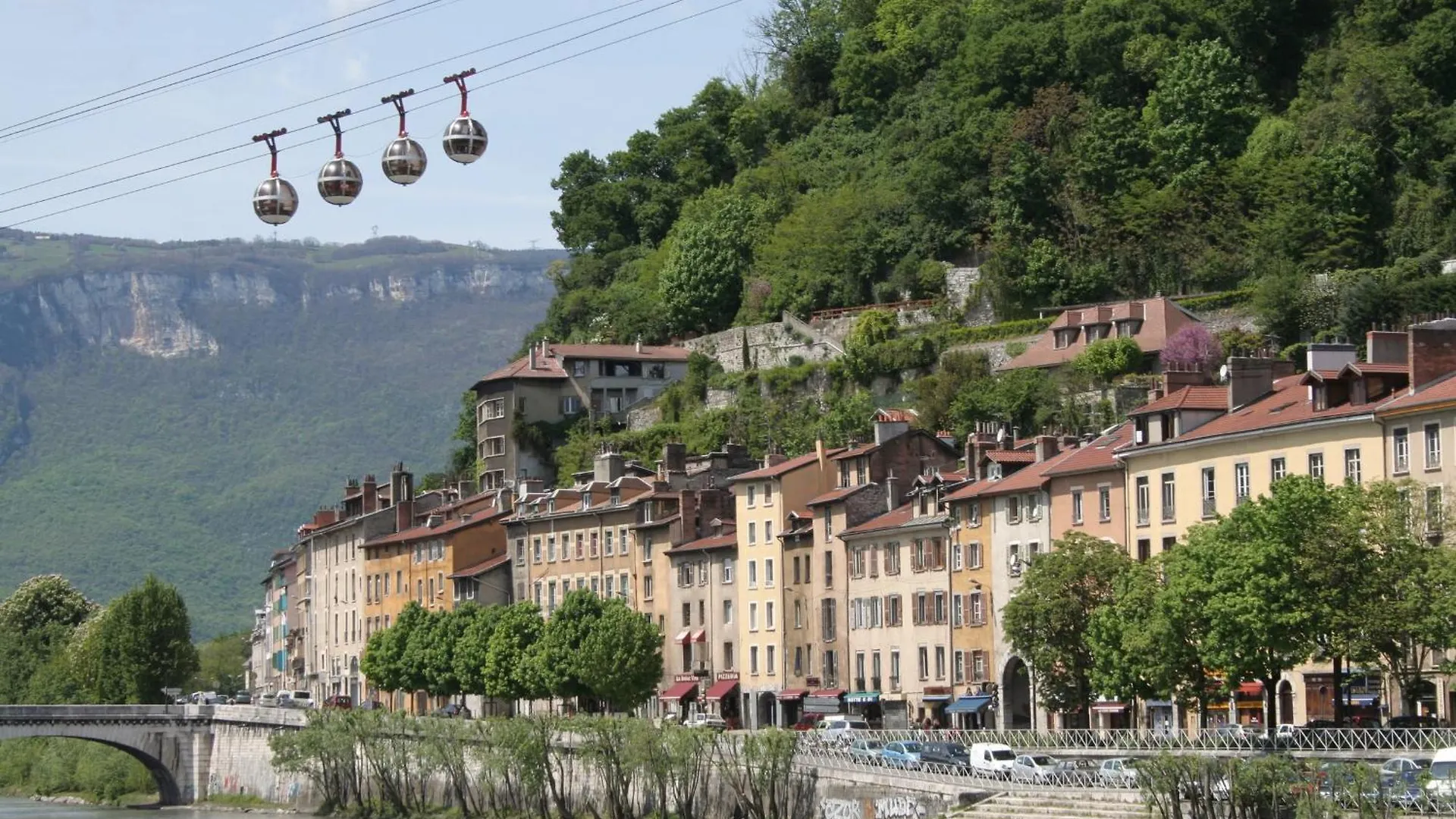 Échirolles Auberge De Jeunesse Hi Grenoble