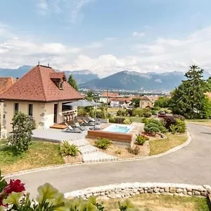  Oda ve Kahvaltı Le Paon Bleu Annecy