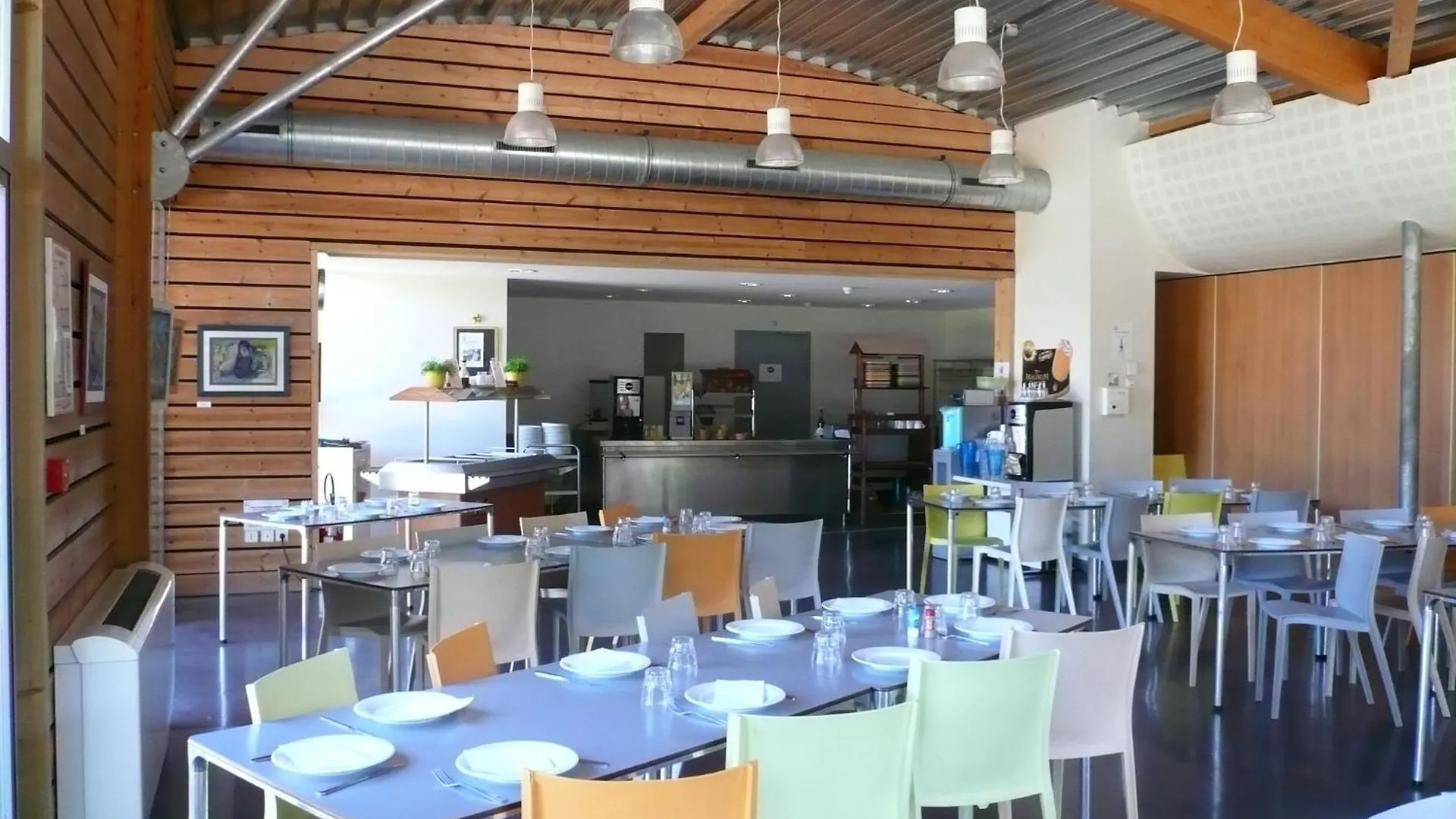 Hostel Auberge De Jeunesse Hi Grenoble Echirolles